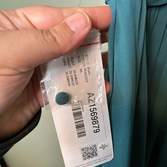 AZAZI NWT LONG WOMANS FORMAL DRESS - Picture 11 of 13